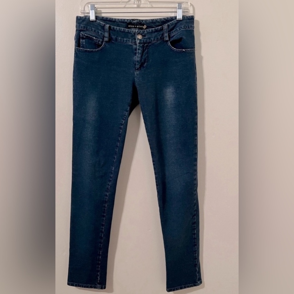 Alice + Olivia size 6 jeans